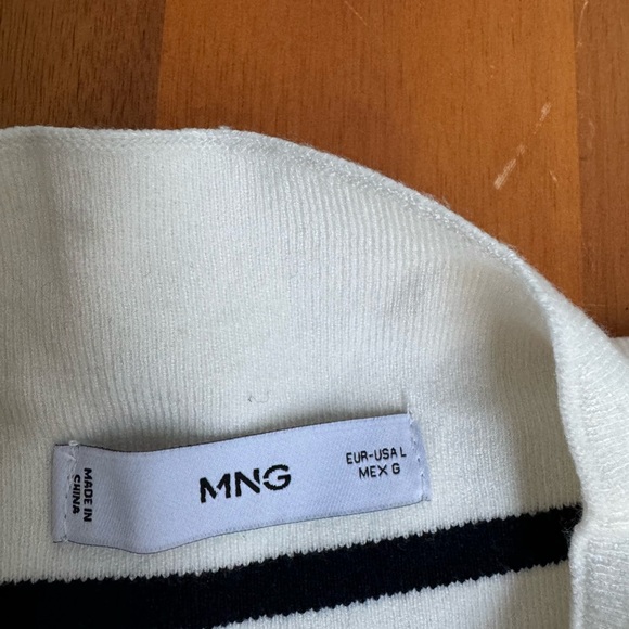 MANGO
Women's Perkins Neck Stripe-Print Sweater size: L NWOT - Picture 12 of 12